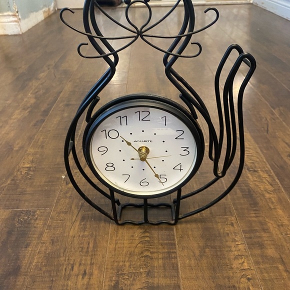 Acurite Black cat metal clock - Picture 1 of 6